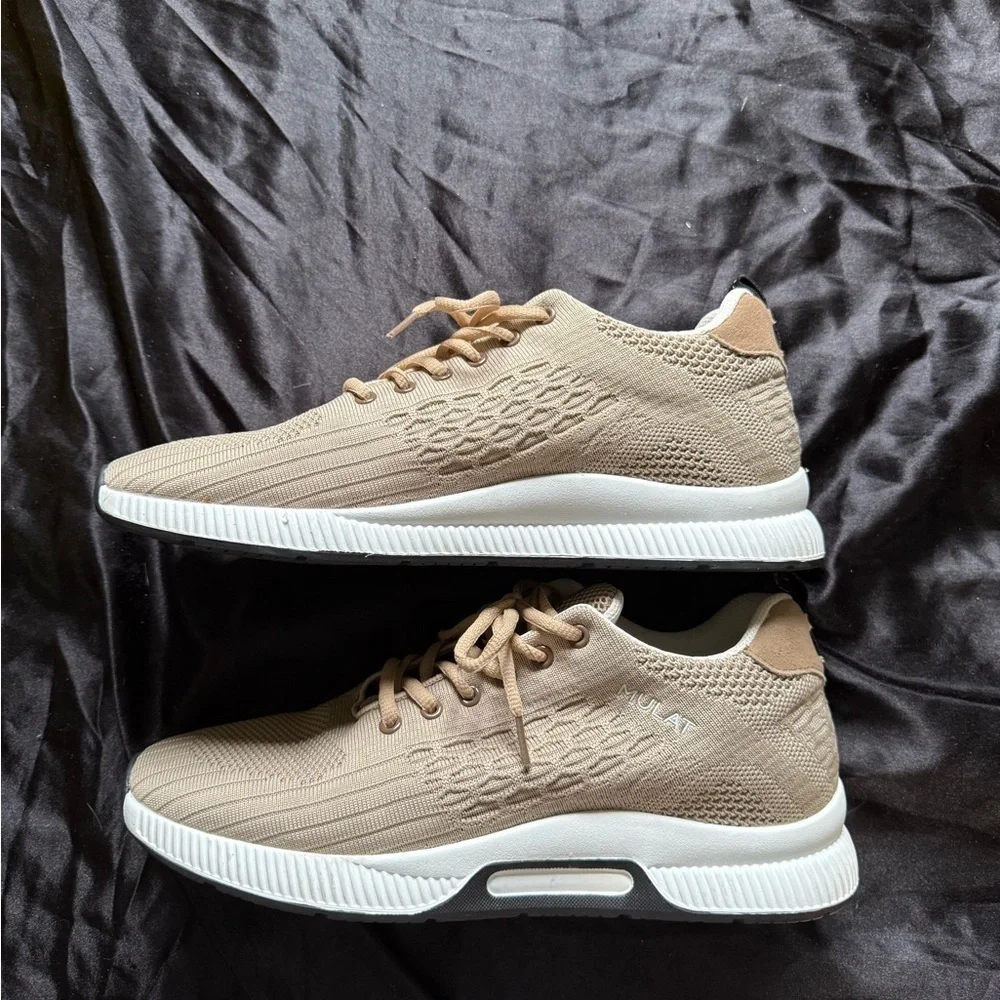 Men's Tan Sneakers